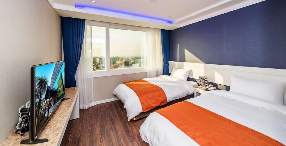 Bedroom 3, Jeju Galaxy Hotel, Jeju