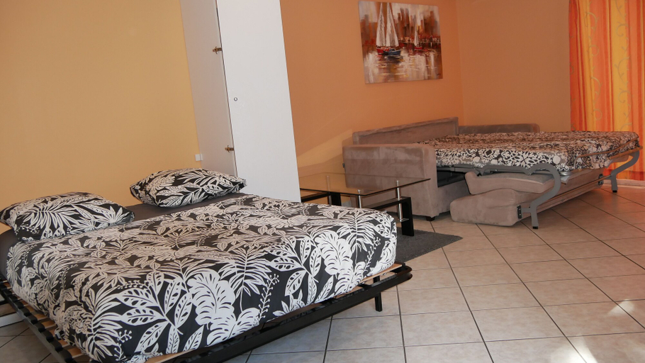 Bedroom 3, Villa Seignemartin, Rhône