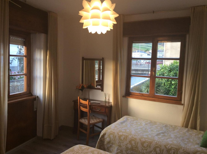 Bedroom 2, Hotel La Bilbaina, Asturias