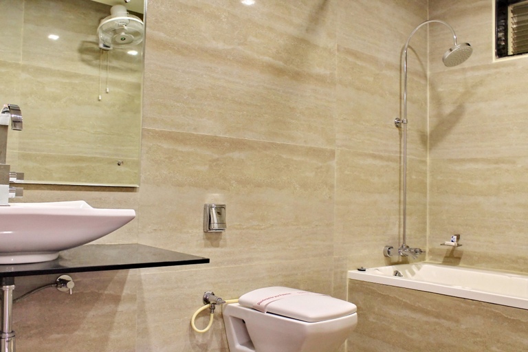 Bathroom 4, Hotel Kuber, Porbandar