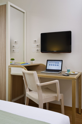 Bedroom 3, Aparthotel Adagio Paris Vincennes, Val-de-Marne