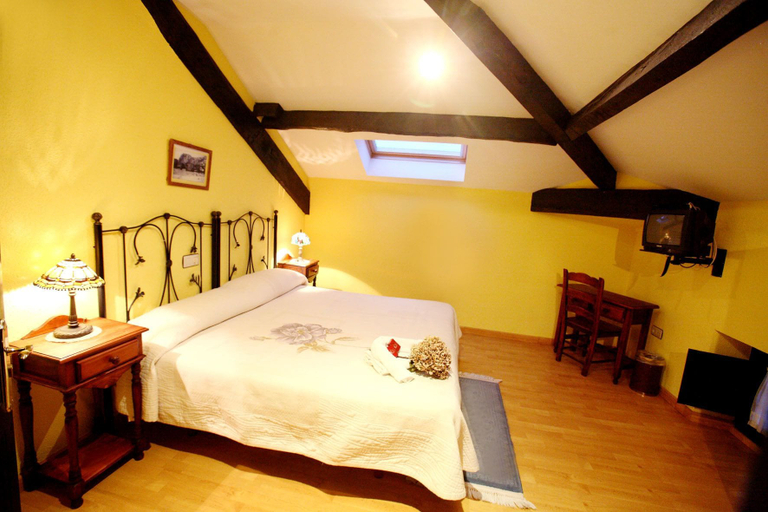 Bedroom 4, Hotel Casa de Indianos Don Tomas, Asturias