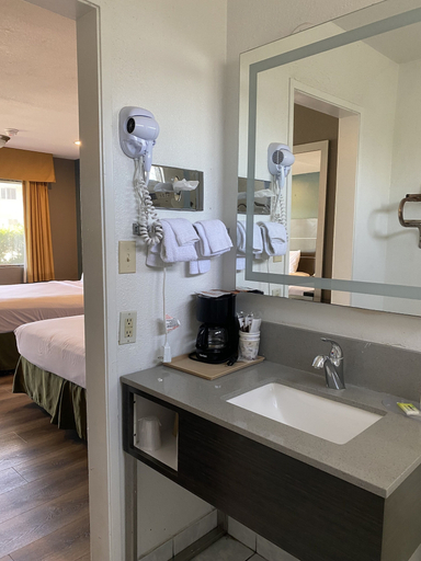 Others 5, Hotel Palmeras Chula Vista, San Diego