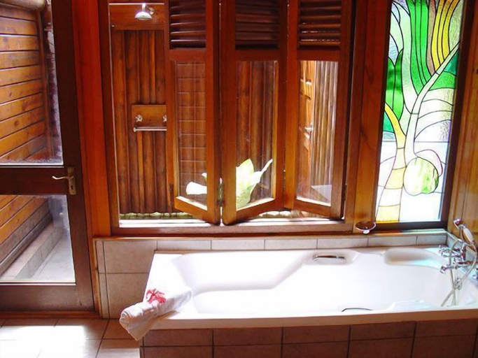 Bathroom 5, Le Jardin Des Palmes