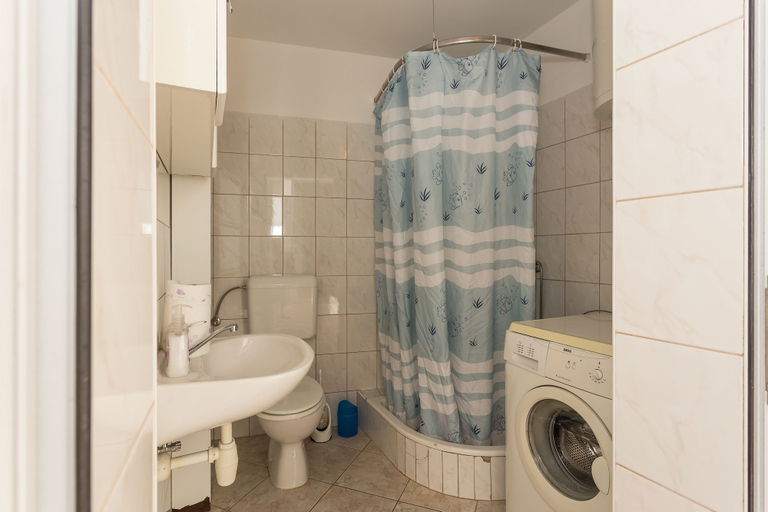 Bathroom 3, Apartments Diocletian, Split