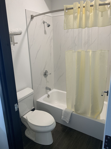 Bathroom 4, Crescent Inn, Los Angeles