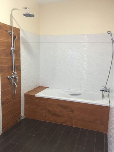 Bathroom 3, Hotel Yadanar Oo, Mandalay