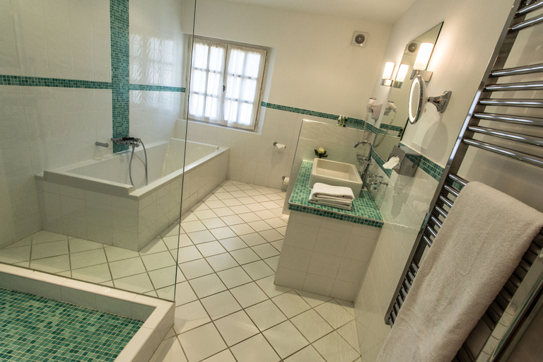 Bathroom 4, Domaine du Colombier, Drôme
