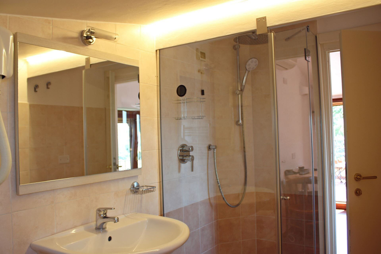 Bathroom 5, Primavera Mini Hotel, Perugia