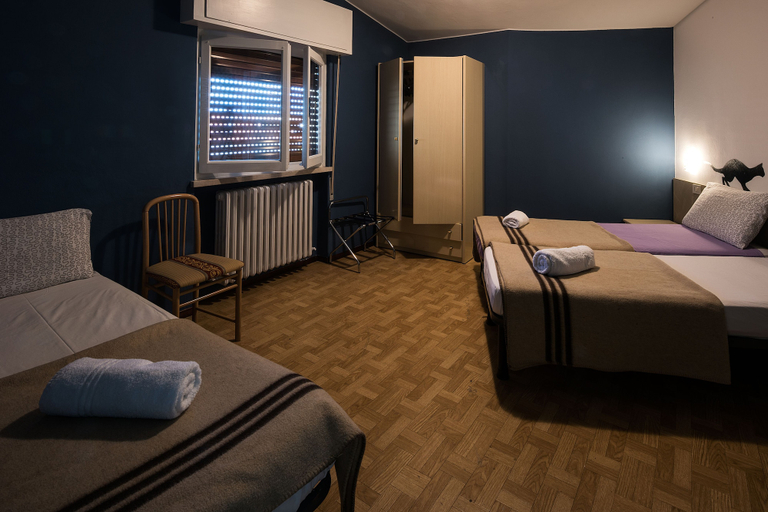 Bedroom 3, Colors Hostel, Brescia