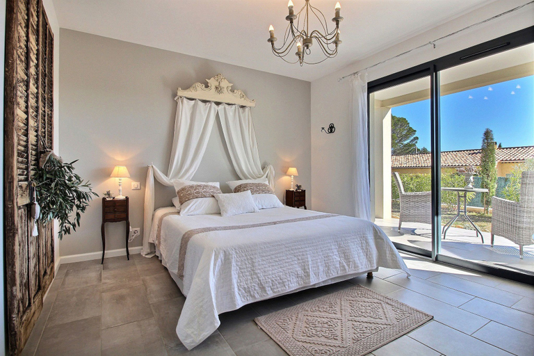 Bedroom 3, La Villa aux Oliviers, Var