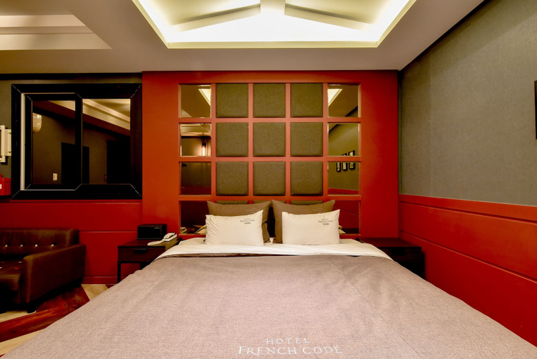 Bedroom 2, French Code Hotel, Jinhae
