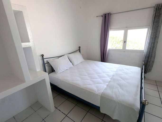 Bedroom 2, Sofia's House, South Aegean