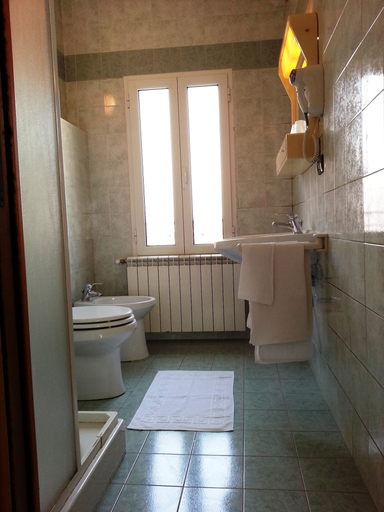 Bathroom 5, Hotel Clodia, Venezia