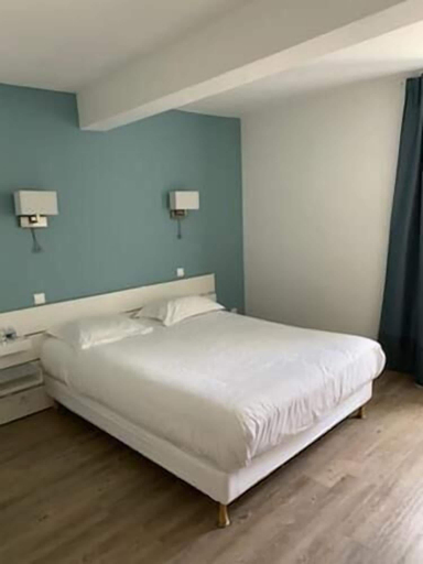 Bedroom 2, Hôtel du Centre, Drôme