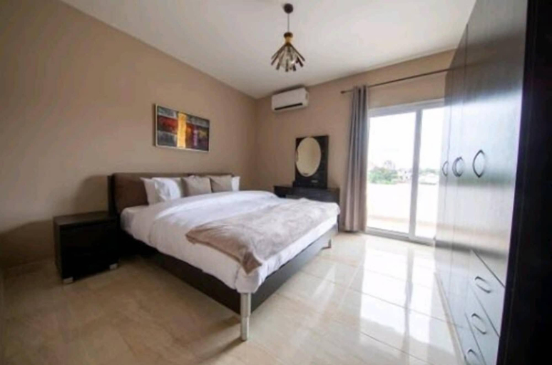 Room 4, MicanApartments by Mary serwah ocansey, Accra
