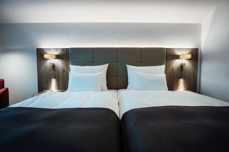 Bedroom 3, Hotel und Restaurant Schmachtendorf, Oberhausen