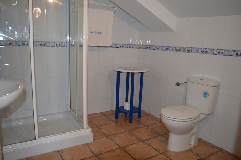 Bathroom 5, La Casona de Quintes, Asturias