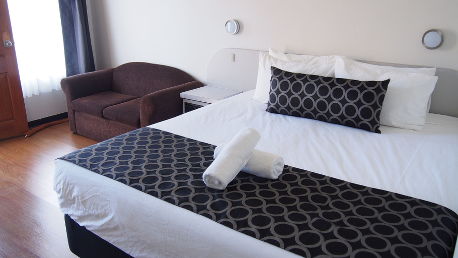Bedroom 3, Queanbeyan Motel, Queanbeyan