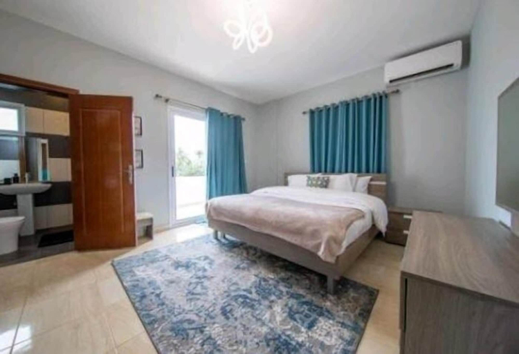 Room 5, MicanApartments by Mary serwah ocansey, Accra