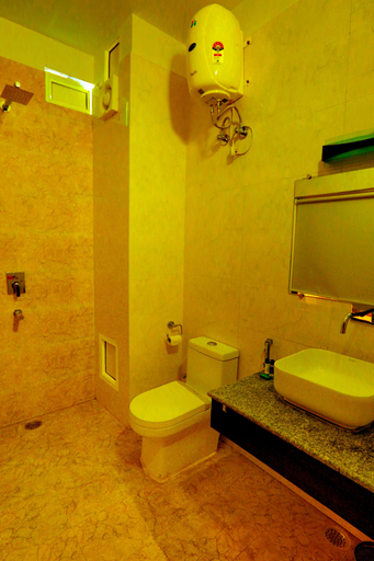 Bathroom 3, Hotel Peepal Tree, Garhwal