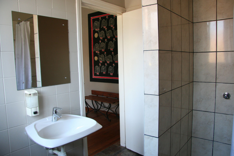 Bathroom 4, Dunedin Star Guesthouse, Swakopmund