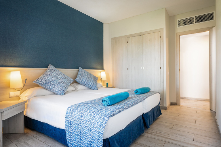 Bedroom 3, Aparthotel Marinda Garden, Baleares