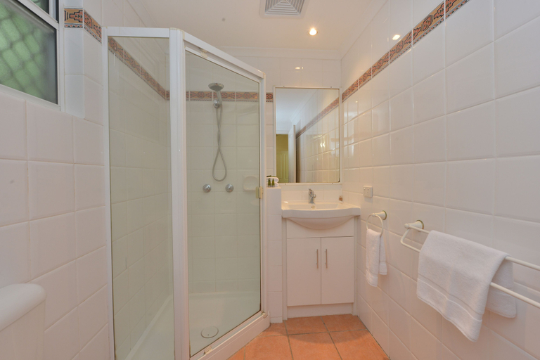 Bathroom 3, Seascape Holidays - Tropic Sands, Douglas