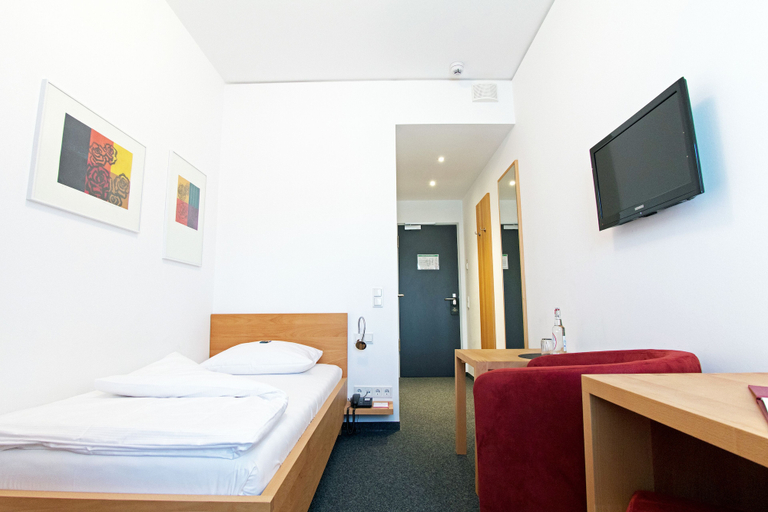 Bedroom 2, Ökölogisches Bildungszentrum Kultiviert, Oberallgäu