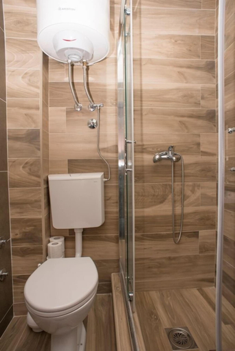Bathroom 3, B&T Apartments