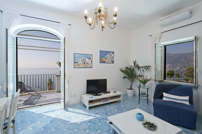Others 2, Casa Agata, Salerno