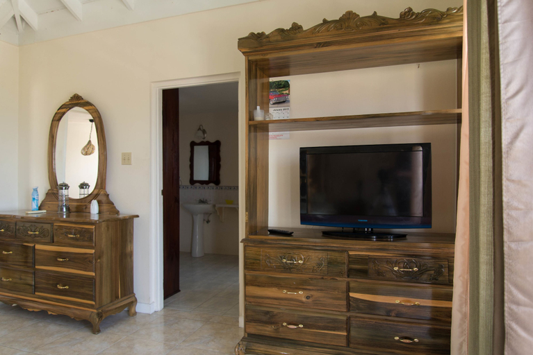 Others 5, Hatfield South Villa