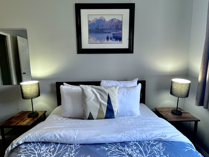 Bedroom 3, Canadian Rockies Chalets by Trilink, Division No. 15