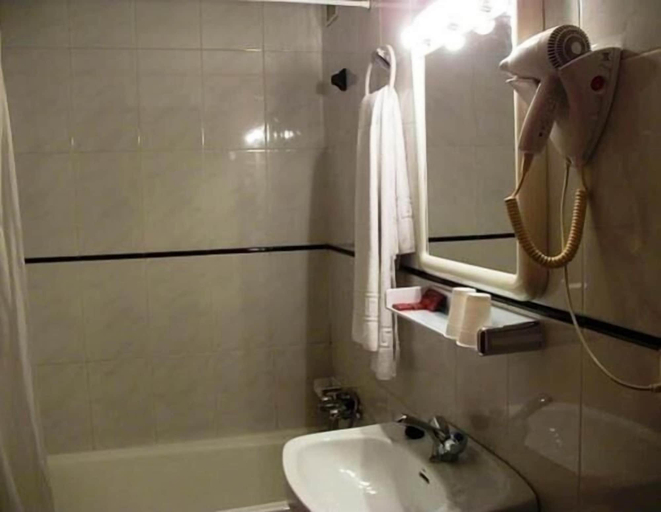 Bathroom 5, Hotel Xeito, Pontevedra