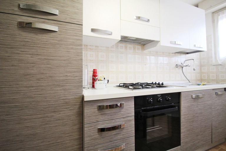 Others 4, Apartment Salò - Direct Access to Garda Lake, Brescia