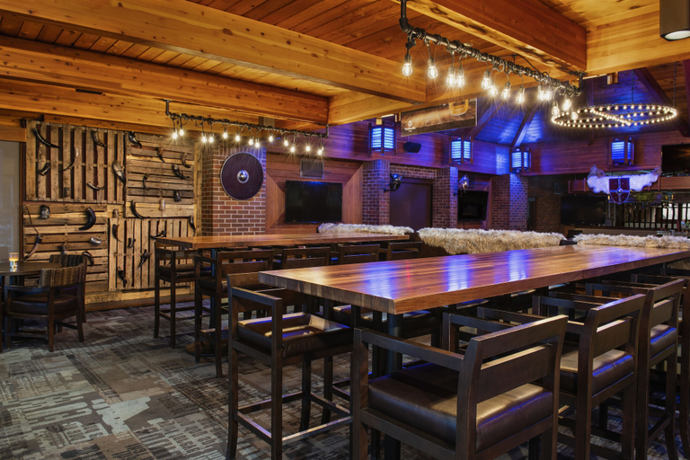 Food & Drinks 5, Valhalla Hotel & Conference Centre, Thunder Bay