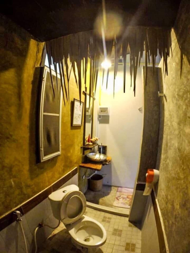 Bathroom 4, Artist Place Trat, Muang Trat