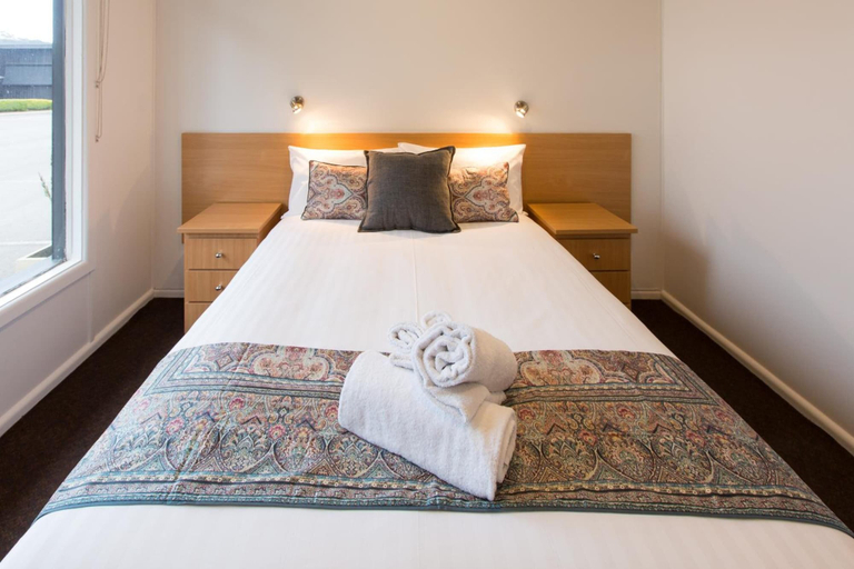 Bedroom 4, Fox on the Run - Motel Kilmore, Mitchell - South