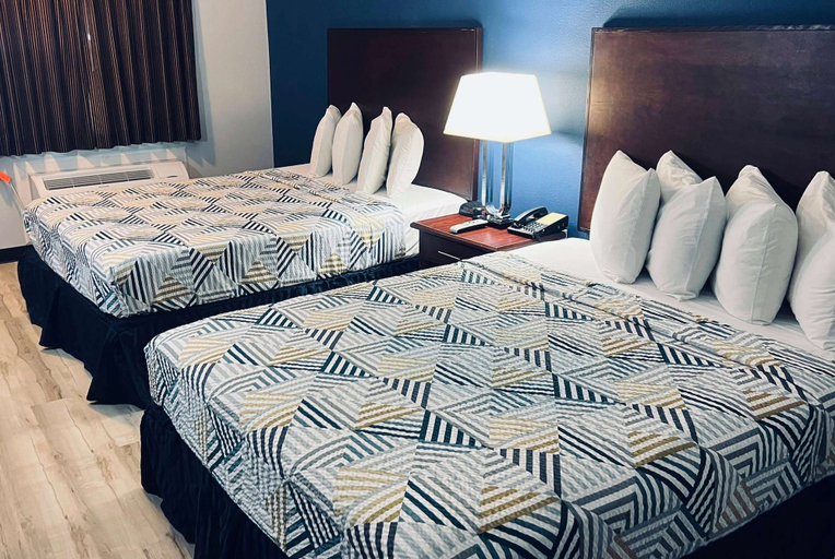 Bedroom 3, Baymont by Wyndham Ridgecrest, Kern