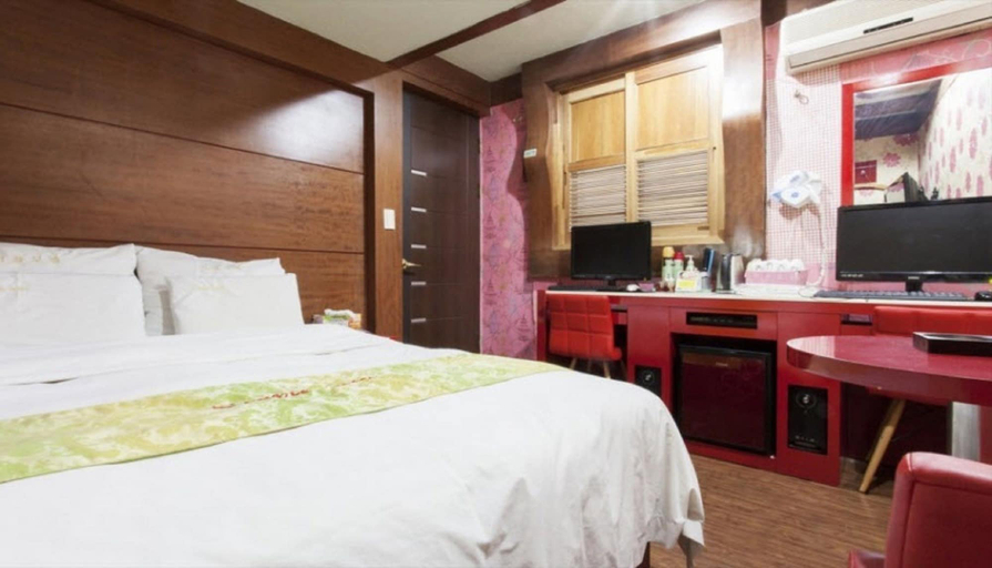 Bedroom 3, Couple Motel, Gangseo