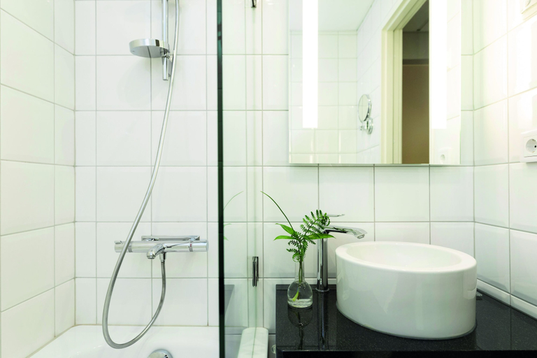 Bathroom 5, Elite Grand Hotel Norrköping, Norrköping