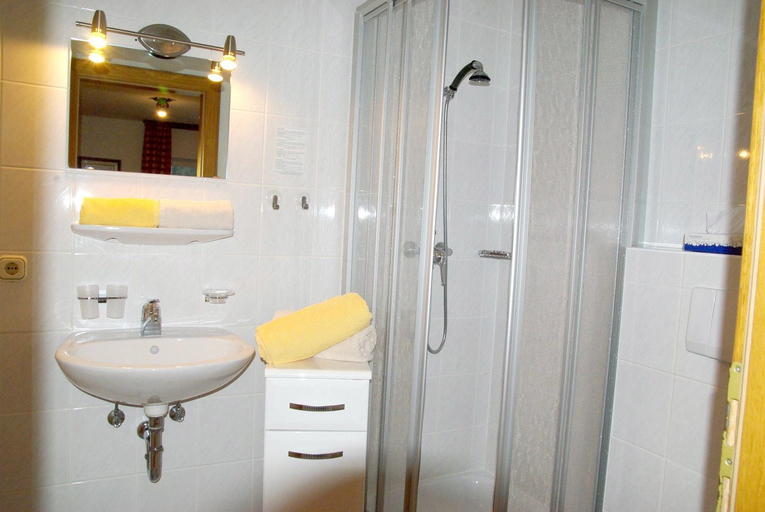 Bathroom 4, Hotel Pension Heike, Kitzbühel