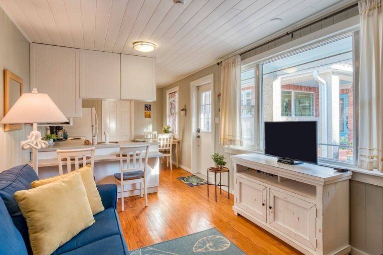 Others 4, Waterfront Paradise, Saint Johns
