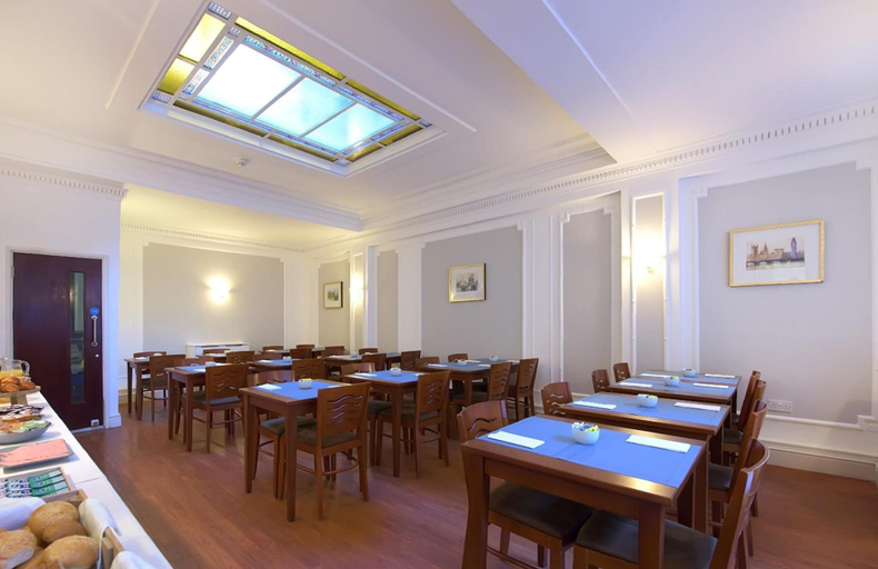 Food & Drinks 5, Astor Court Hotel, London