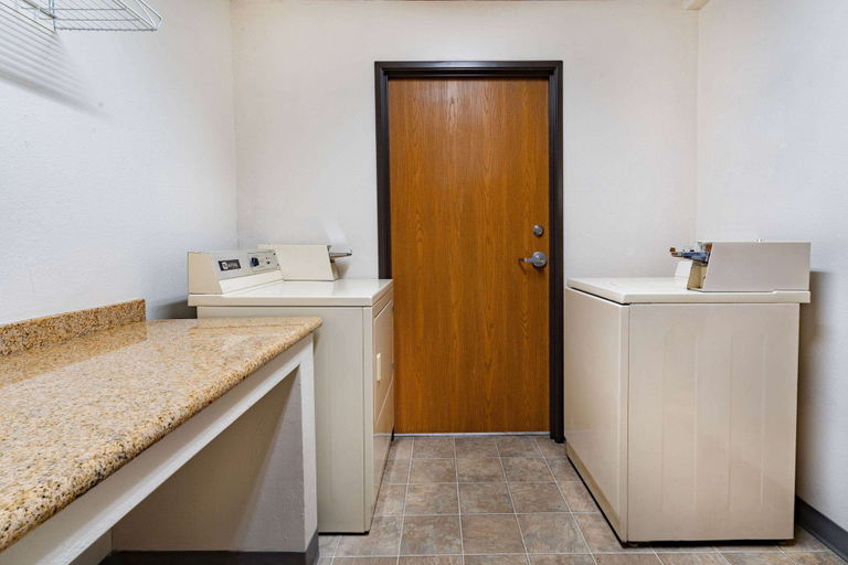 Bathroom 4, Baymont by Wyndham Bozeman, Gallatin