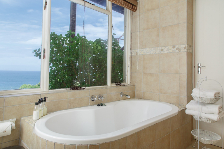 Bathroom 4, Whales Way Ocean Retreat, Eden