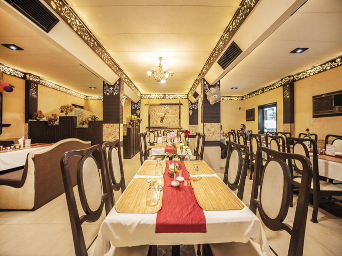 Food & Drinks 4, Fabhotel Santoor, Indore
