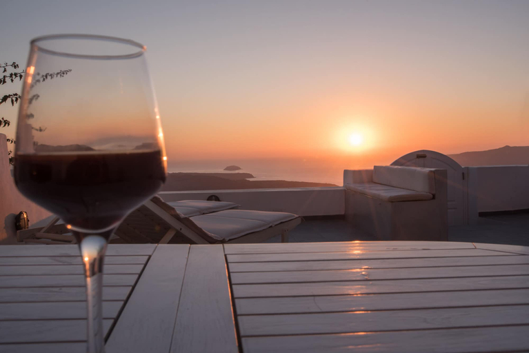 Food & Drinks, Karpimo Horizon - Caldera View with private hot tub, South Aegean