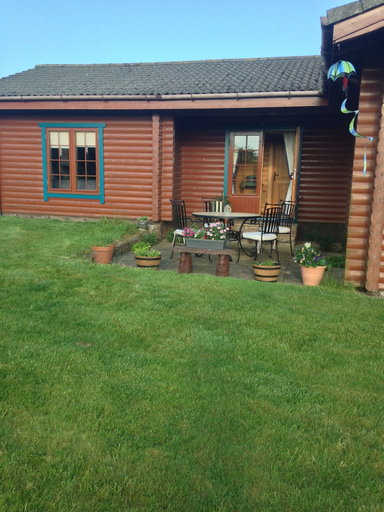 Others 4, Balnabrechan Lodge, Angus