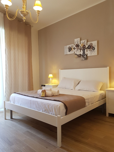 Bedroom 1, Royal House, Lecce